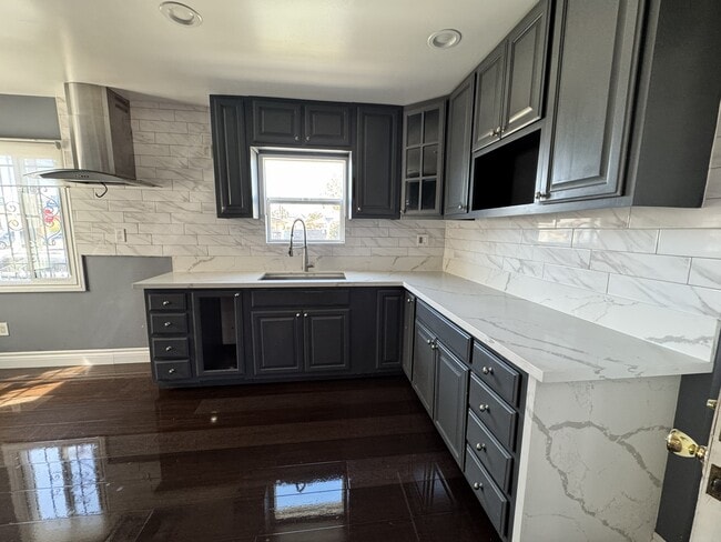 Photo - 652 W 97th St Unit 9700 Hoover St