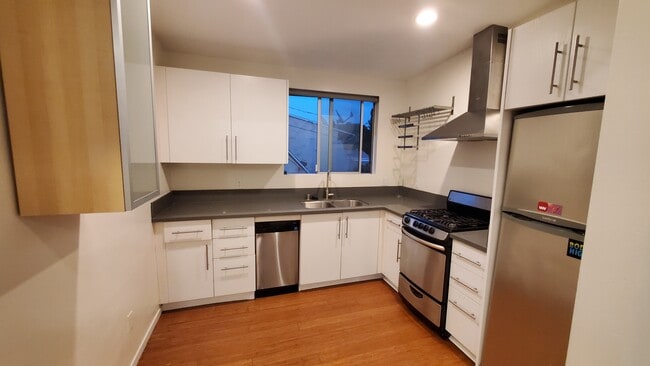 Kitchen - 2920 Marsh St Unit # 1