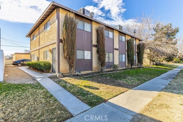 Building Photo - 232 E Lancaster Blvd Rental