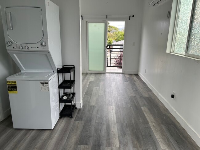 Photo - 5437 Clybourn Ave Unit ADU