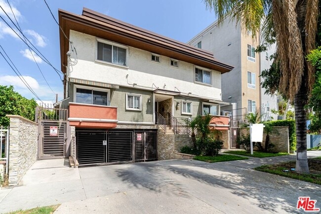 Photo - 11063 Cumpston St