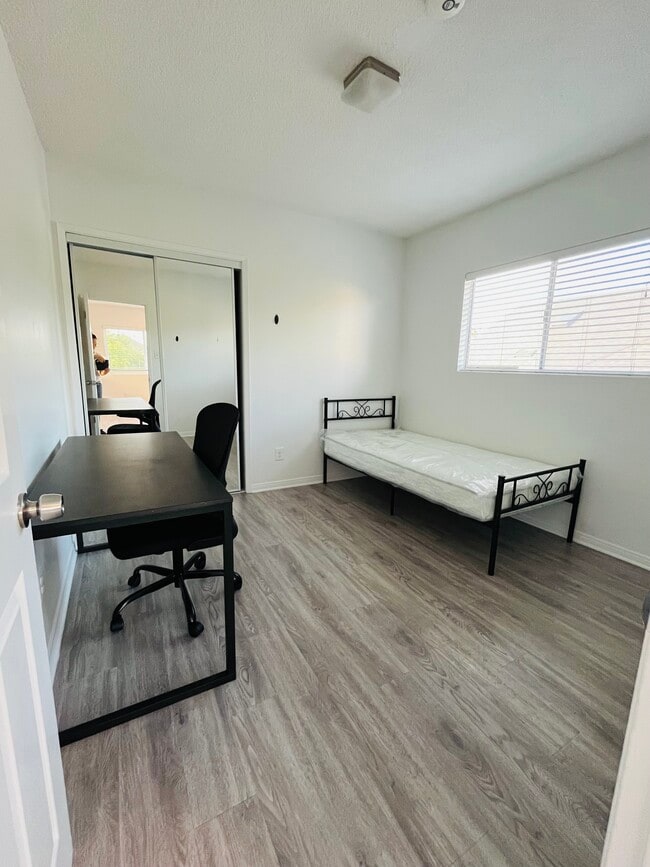 Photo - 1357 W 23rd St Unit #2