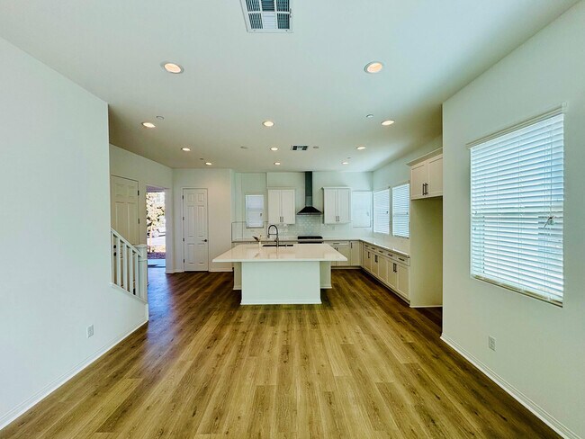 Photo - 27366 Hyland Ct