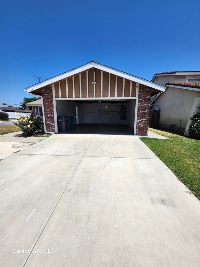 Photo - Single-Story home in Chino ready for you to move right in!