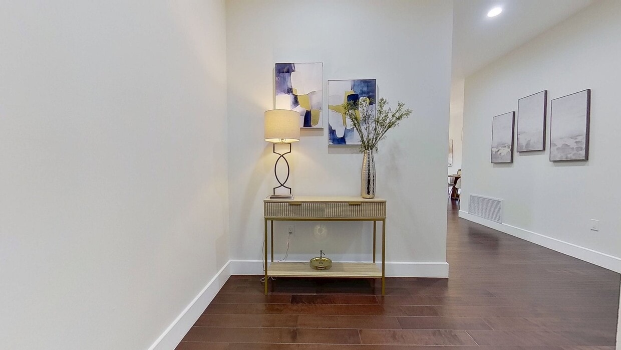 3D Tour - 1318 S Roxbury Dr Unit 219
