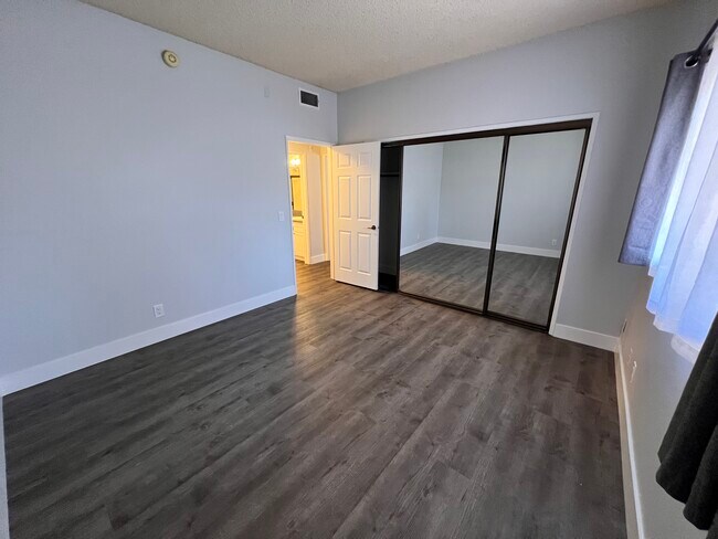 Photo - Goshen Apartments Brentwood