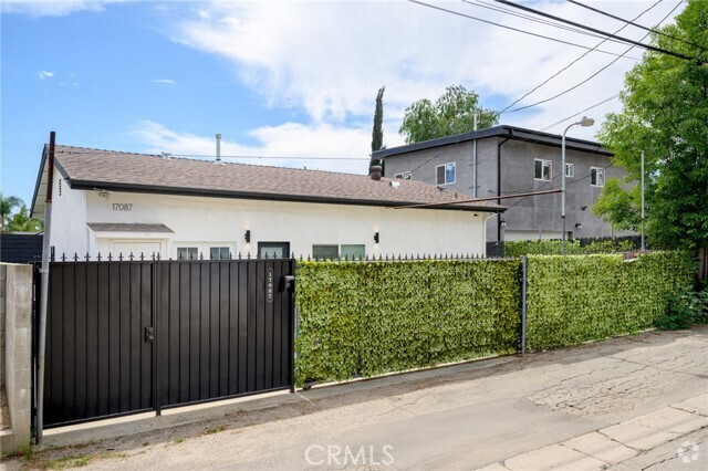 Building Photo - 17087 Kingsbury St Rental
