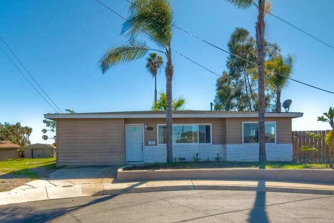 Building Photo - Spacious 5-Bedroom Home on Quiet Cul-de-Sa...