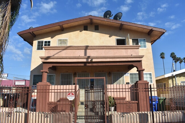 Building Photo - 114 S Vendome St Unit Sierra 4-plex
