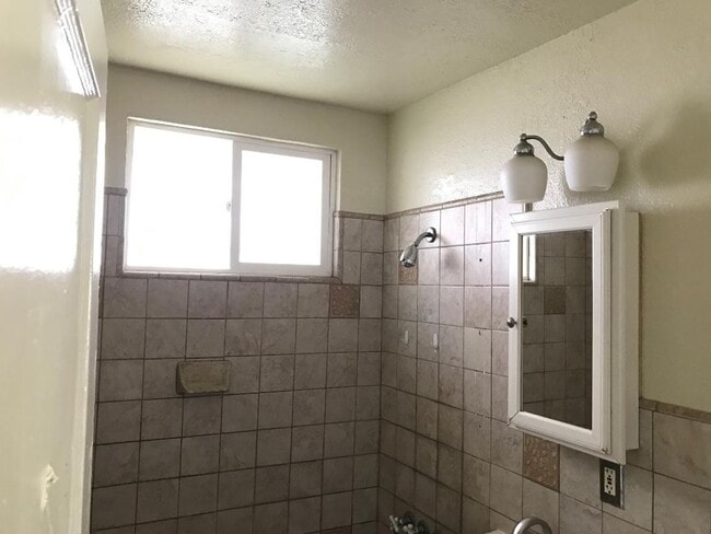 Photo - 1059 W 253rd St Unit 2