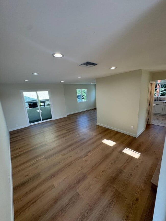 Photo - 3.0 bedroom in Glendale California 91203 Unit 1