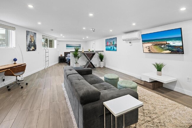 Photo - Live in one of San Diego’s most desirable locations in This award-winning architectural gem, "7 o... Unit B