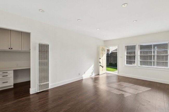 Photo - 2000 Clay St Unit 2002