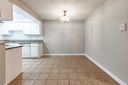 2BR, 2BA - 1,000SF - Dining Room - 409 W Dryden St
