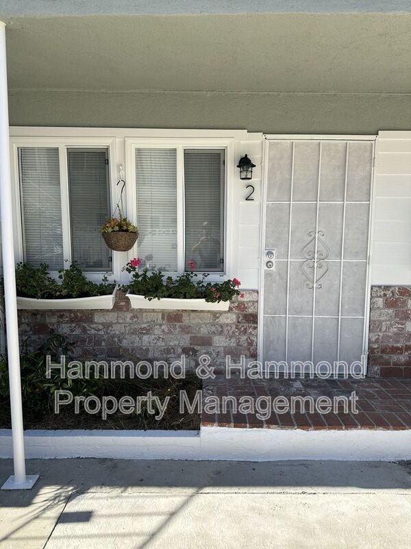 Photo - 5854 Tujunga Ave Unit #2