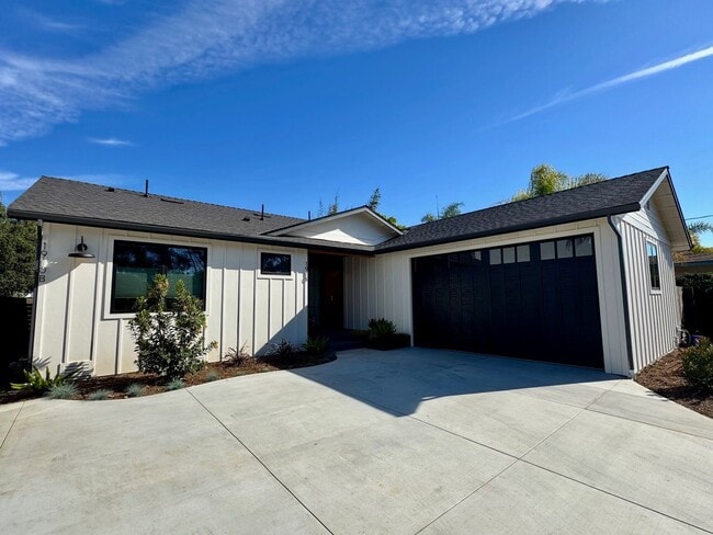 Building Photo - 1910 Raymond Ln Unit Main House
