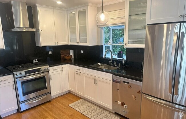 Building Photo - 11662 Iowa Ave Rental
