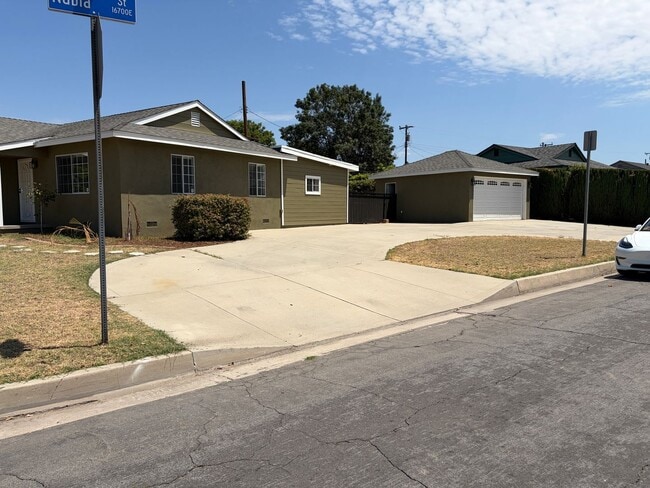 Building Photo - 5002 N Aspan Ave