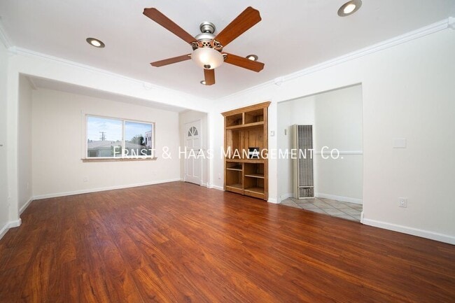 Photo - 1635 E Erie St