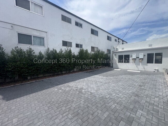 Building Photo - 5512 N Long Beach Blvd Unit A
