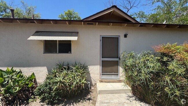Building Photo - 700-712 E. Johnston Ave. Unit 704 E. Johnston Ave Rental