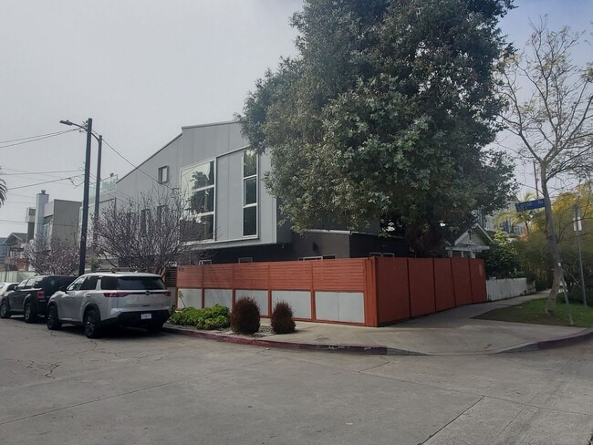 Photo - 487-489 CARROLL AVE. Unit 489 CARROLL AVE.