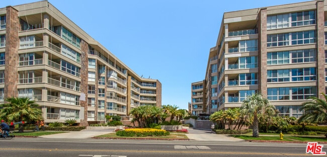 Building Photo - 515 Ocean Ave Unit 402S Rental