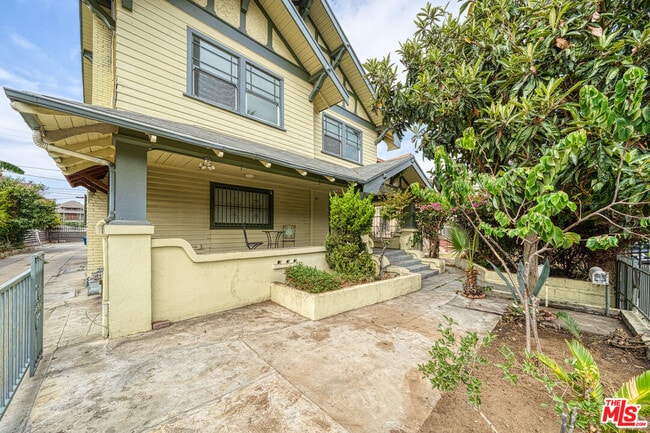 Photo - 1677 S Harvard Blvd