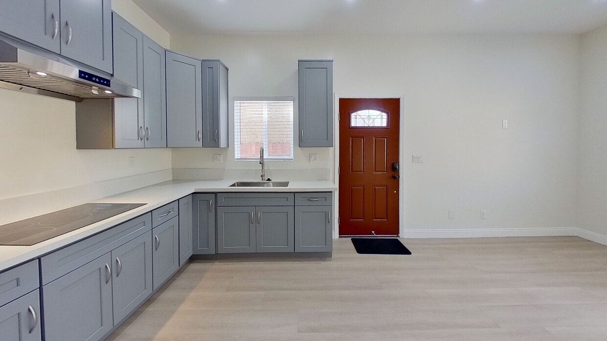 3D Tour - 2445 Harwood St