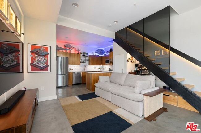 Photo - 140 S Gramercy Pl Unit 1