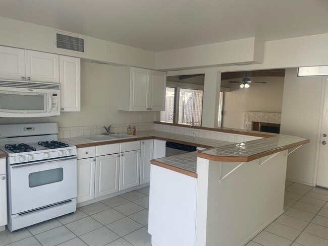 Photo - 2630 N Biskra Rd