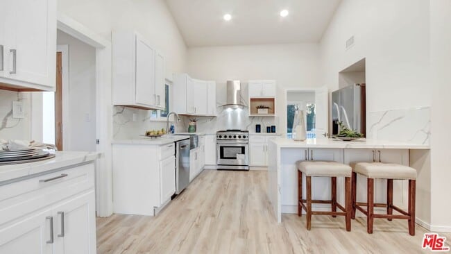 Photo - 24201 Burbank Blvd