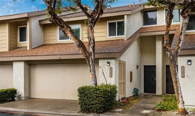 Building Photo - 4532 W 5th St Rental