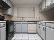 Photo - 2204 Cedar St Unit E