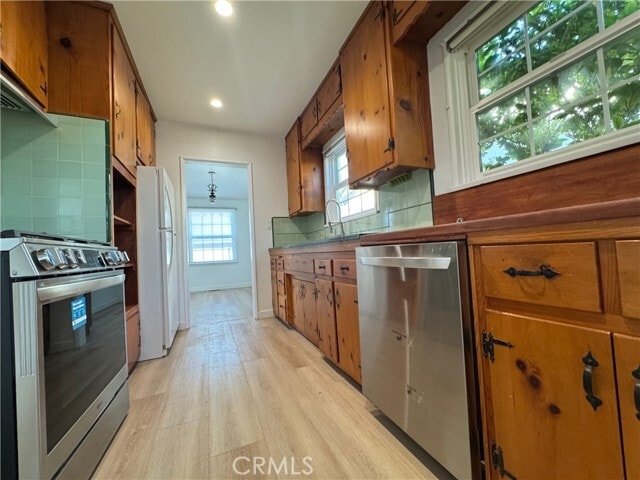 Photo - 22051 Vanowen St