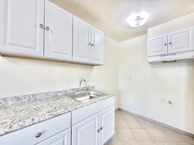 Photo - Maple Courtyard