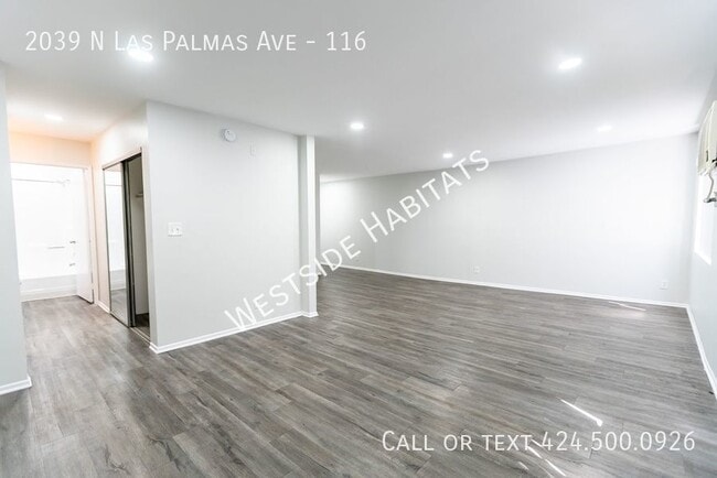 Photo - 2039 N Las Palmas Ave Unit 116