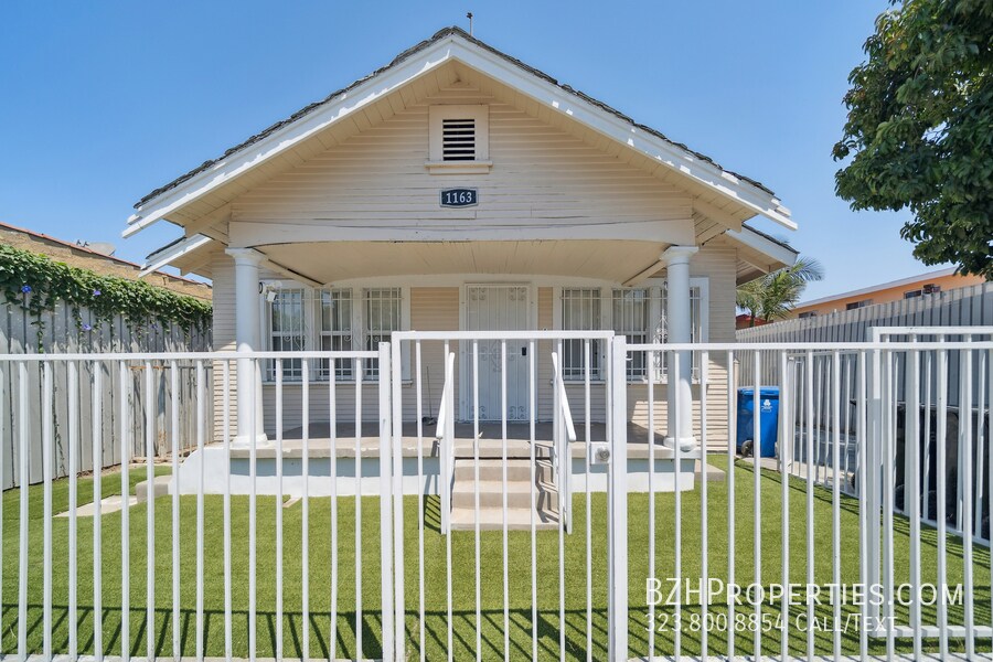 Photo - 1164 W 38th St House