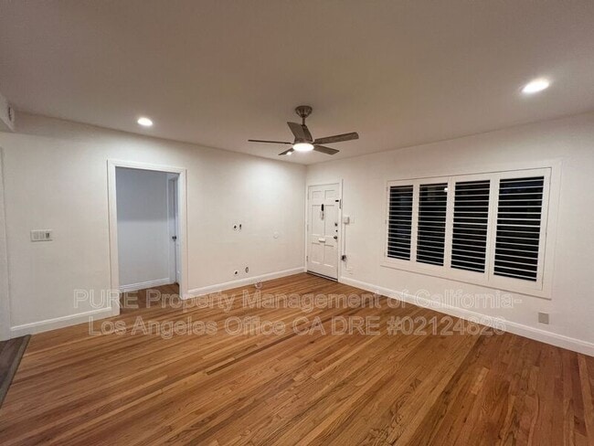 Photo - 1910 W 94th Pl