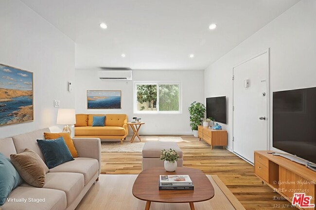 Photo - 6640 Woodman Ave Apartment Unit 3