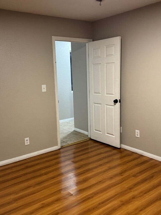 Photo - Anzac Ave Unit B