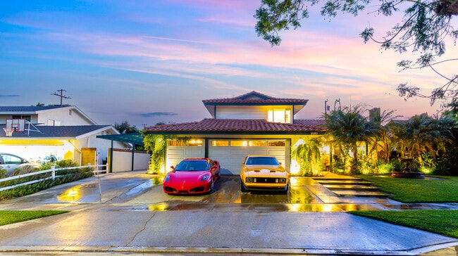 Photo - 2718 N Wright St