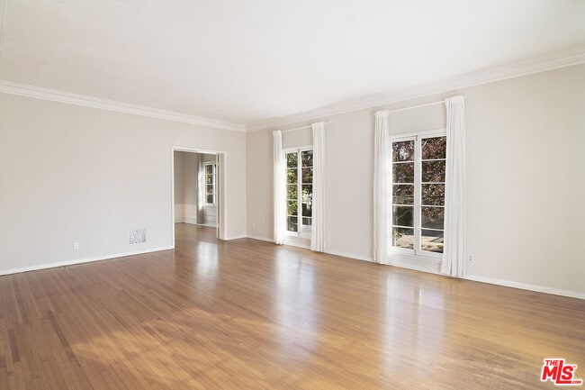 Photo - 1215 S Alfred St