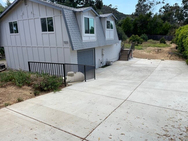Photo - 1121 La Moree Rd House