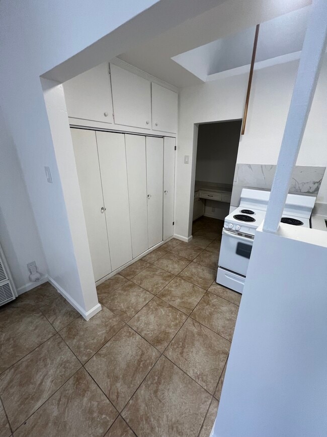 Photo - 3664 W 54th St Unit 1