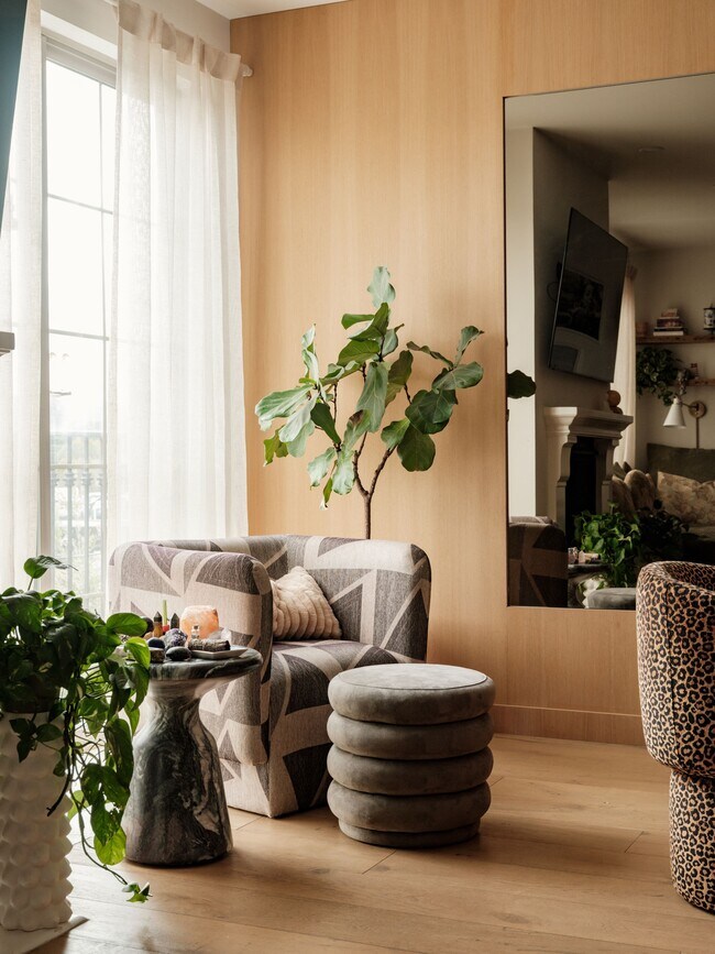 Photo - 10648 Woodbridge St