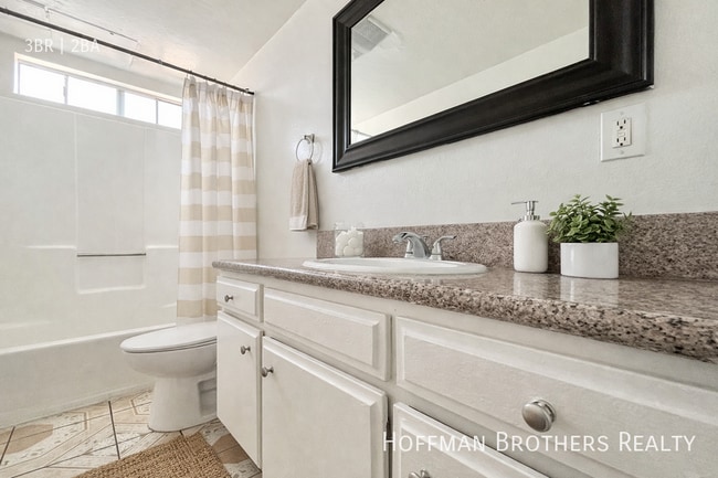 Photo - 316 E Hyde Park Blvd Unit 2