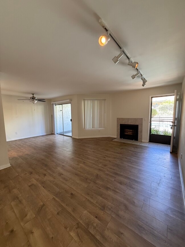 Photo - 18408 Hatteras St Unit 13
