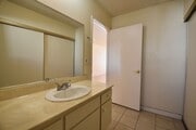 Photo - 4930 Whitsett Ave Apartment Unit 06