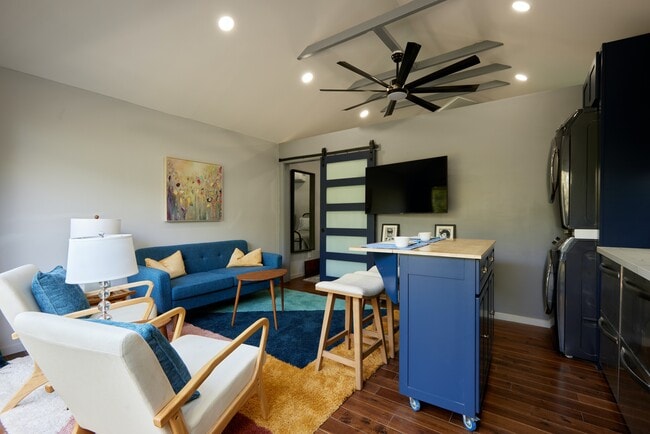 Photo - 629 N Reese Pl